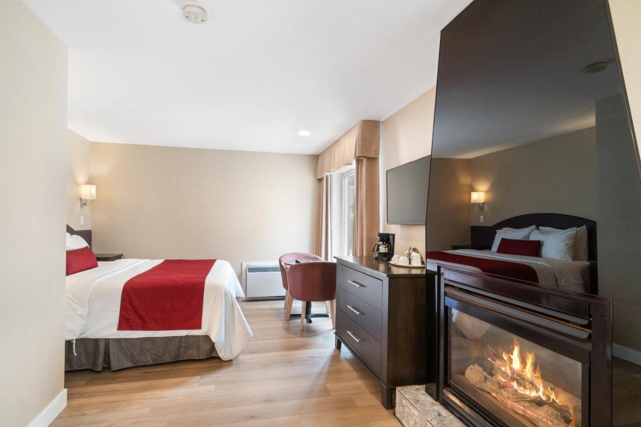 Hotel Bromont Exterior photo