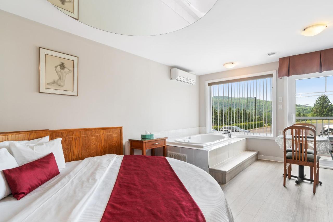 Hotel Bromont Exterior photo