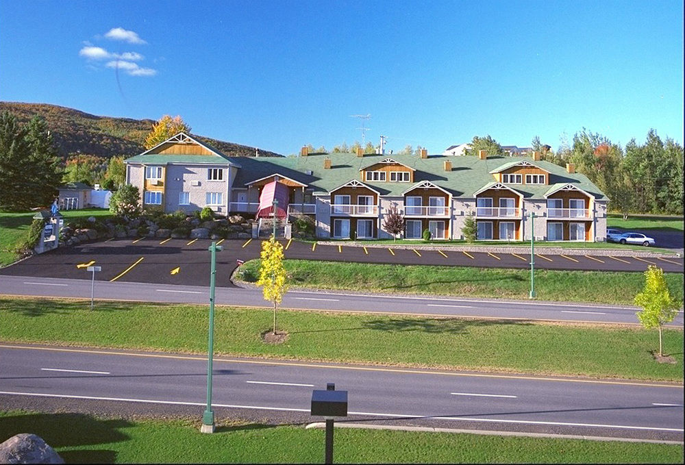 Hotel Bromont Exterior photo