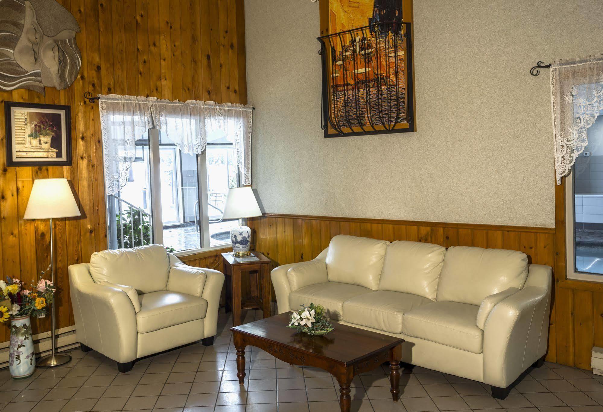 Hotel Bromont Exterior photo